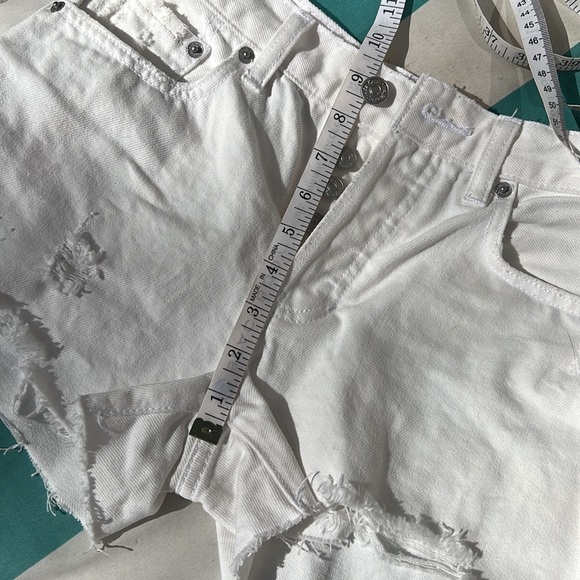 New We The Free Sophia Button Fly Distressed White Cut Off Denim Shorts size 25 - Picture 7 of 9